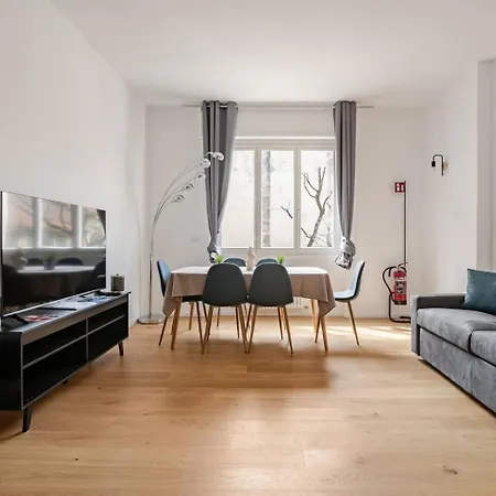 Διαμέρισμα Luxury Spacious In The Heart Of